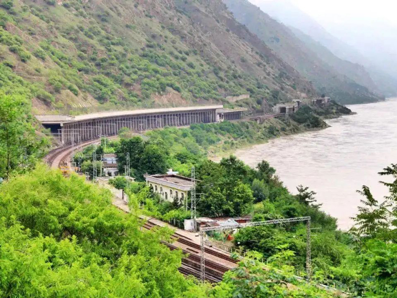 成昆鐵路邊坡和路基沉降在線(xiàn)監(jiān)測(cè)系統(tǒng)